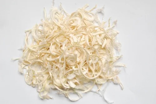White onion flakes