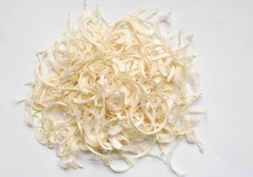 White onion flakes